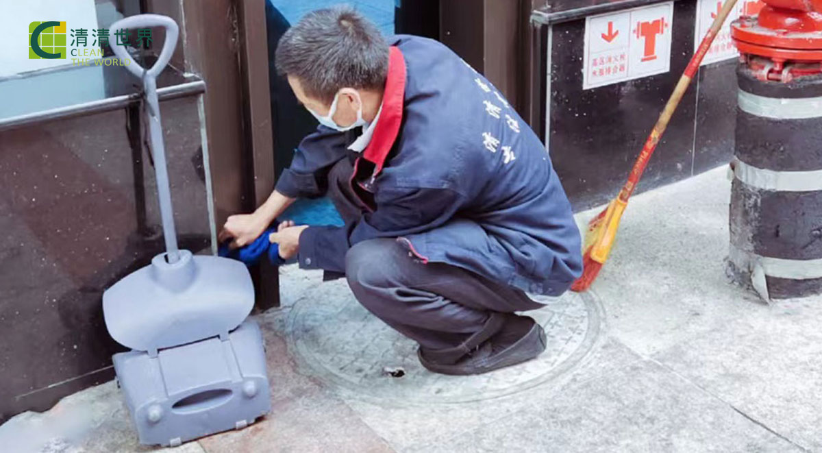 <font color='#000000'>南國(guó)花錦國(guó)貿(mào)日常清潔展示</font>